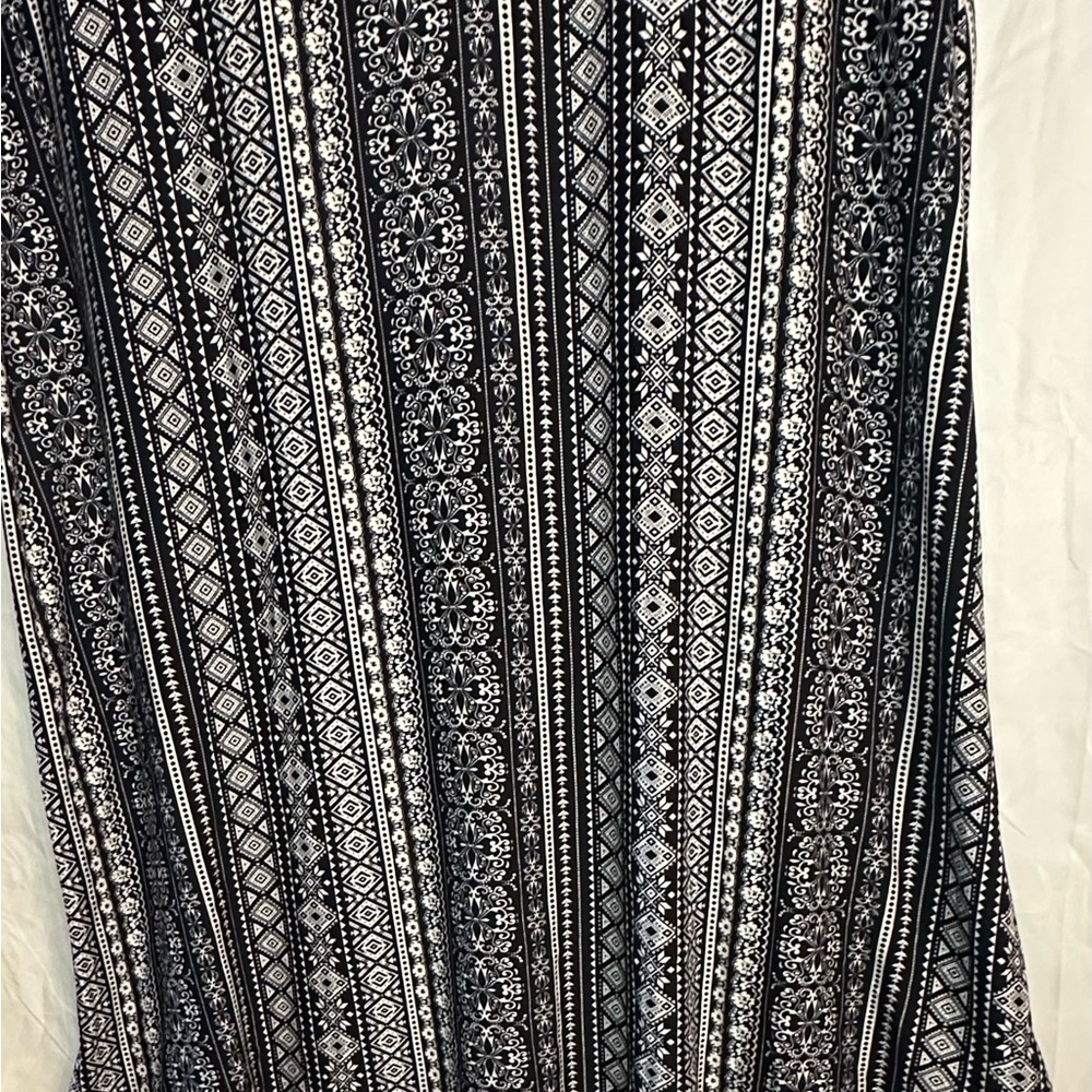 Bobbie Brooks Women’s Black and White Pattern Dress Size 1X - Picture 5 of 10